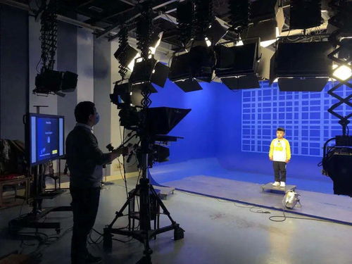 主播姿伶與閃亮小主播 有愛(ài)互動(dòng)繪就廣電節(jié)目溫情畫(huà)面